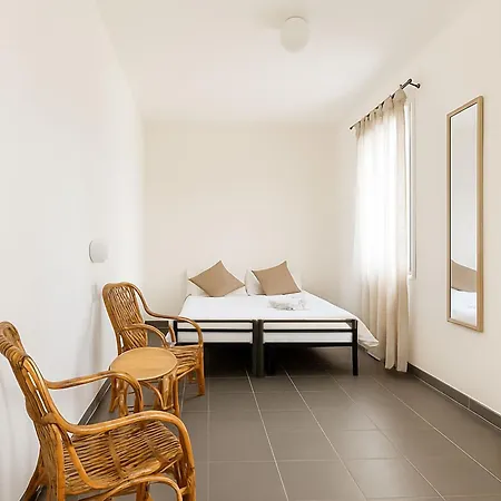 Altera House לינה וארוחת בוקר 3*